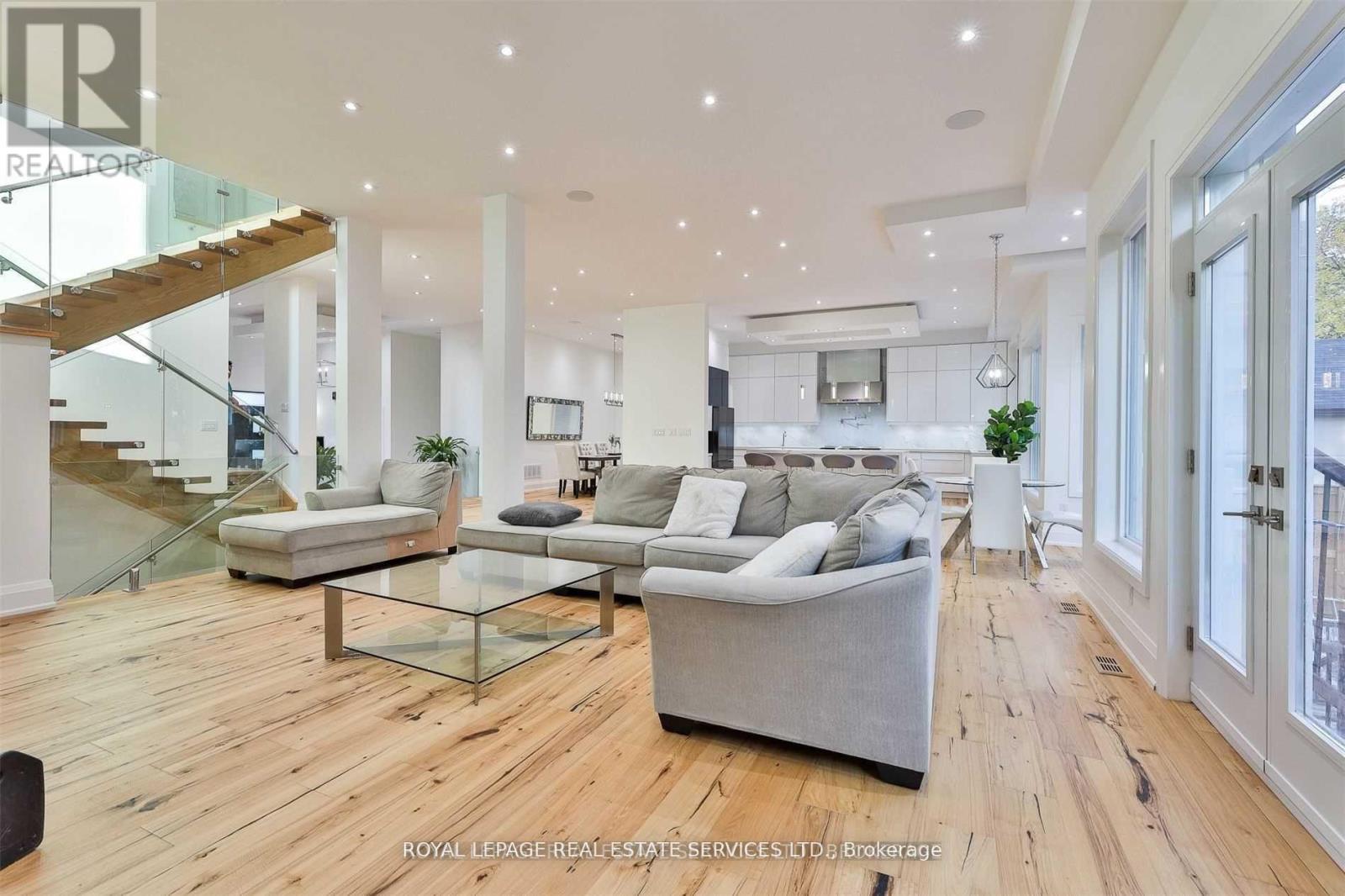 61 DANE AVENUE - 10