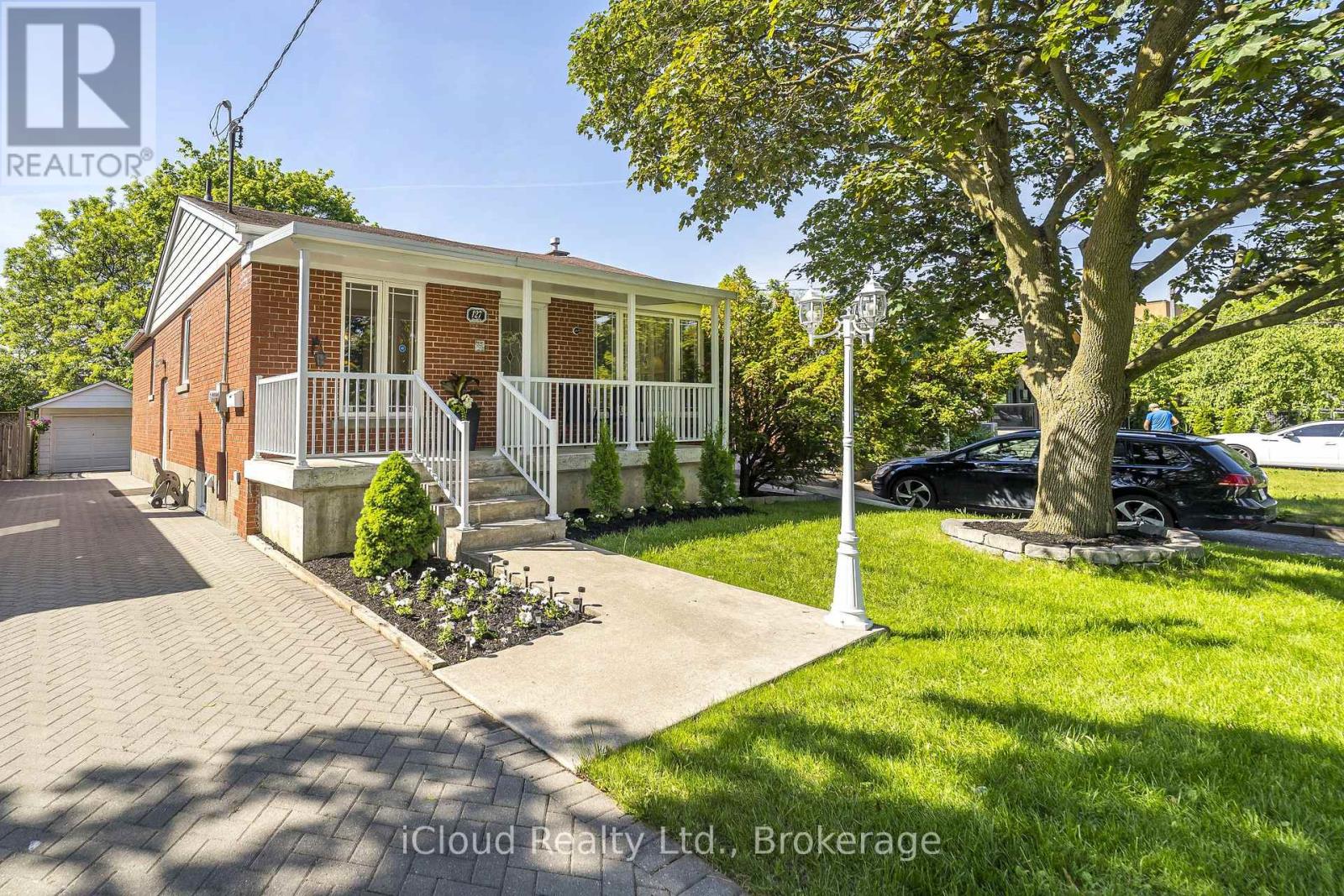 127 SILVERHILL DRIVE - 1