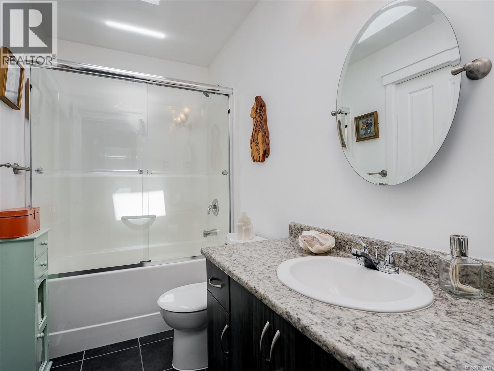 1 2740 Stautw Rd, Central Saanich