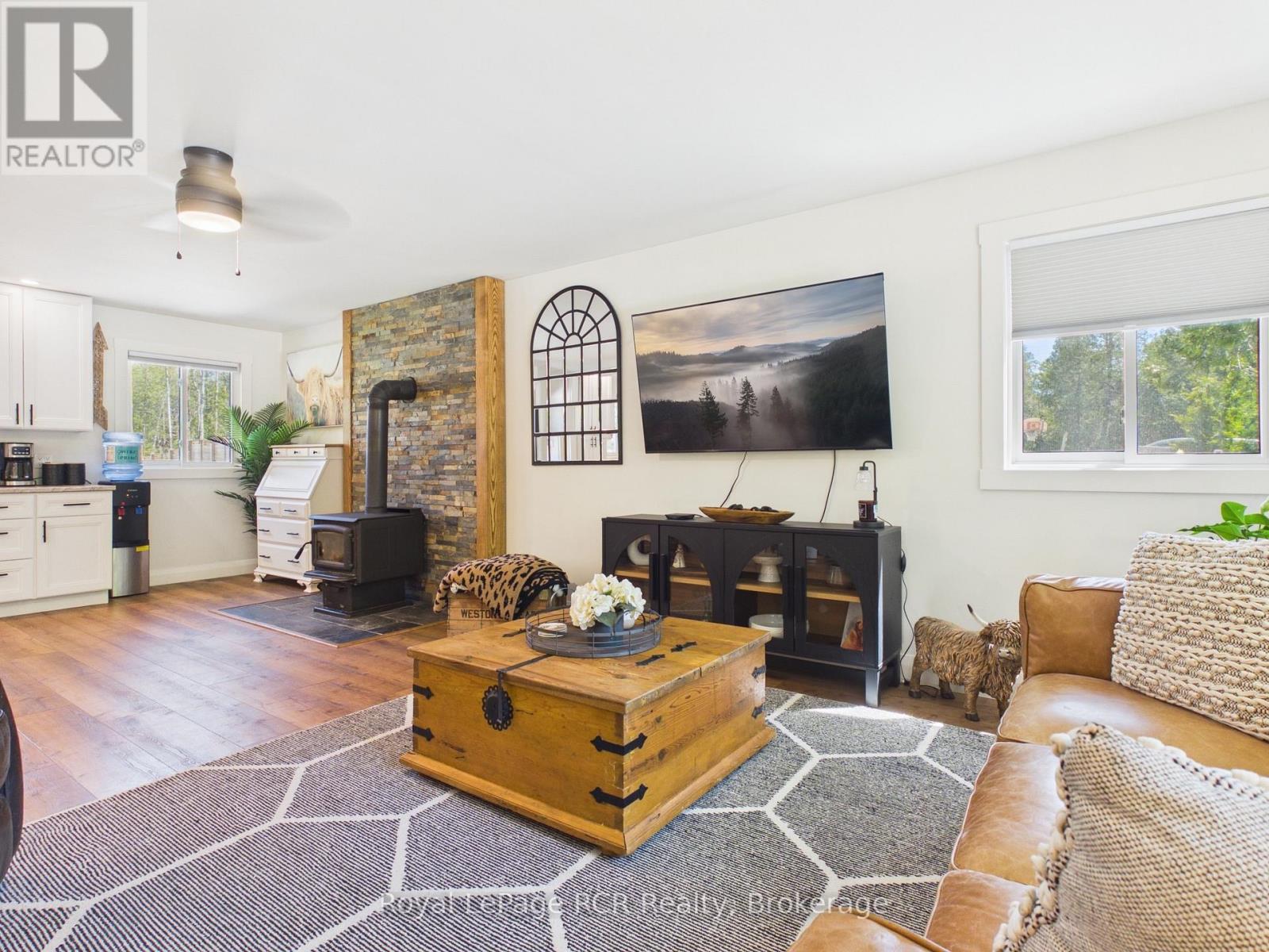 299 VICTORIA STREET - 22