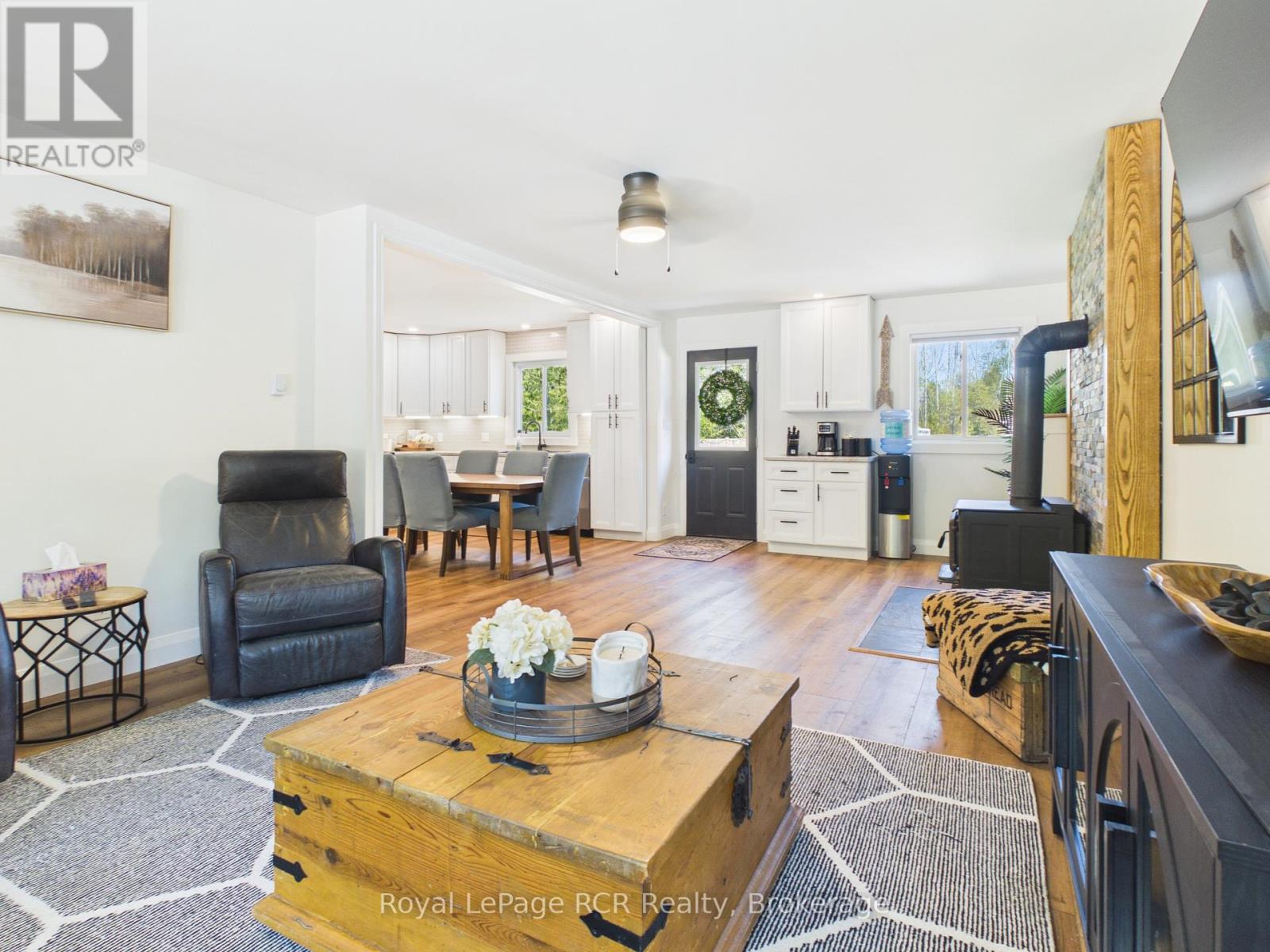 299 VICTORIA STREET - 21