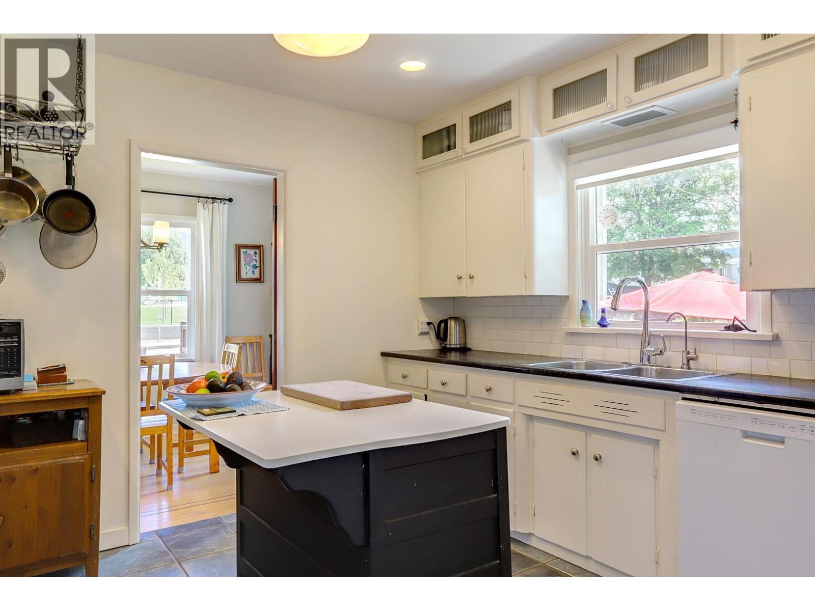 1800 30th Avenue, Vernon