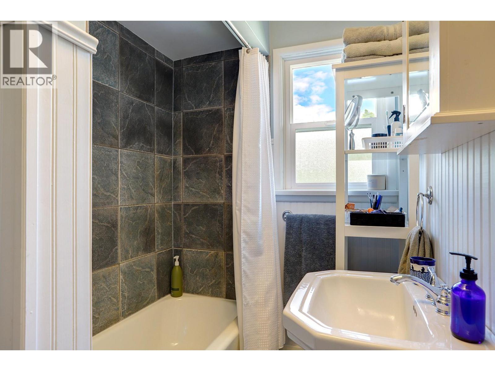 1800 30th Avenue, Vernon