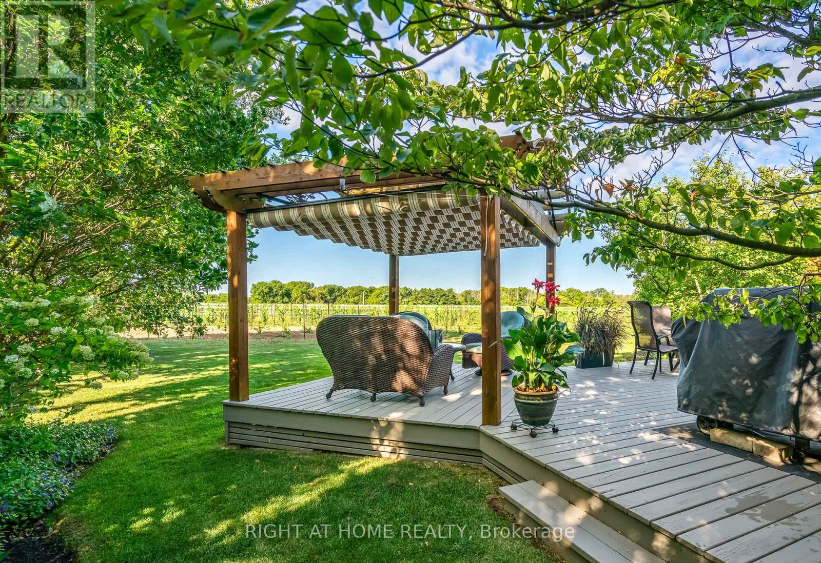11 MERITAGE LANE - 34