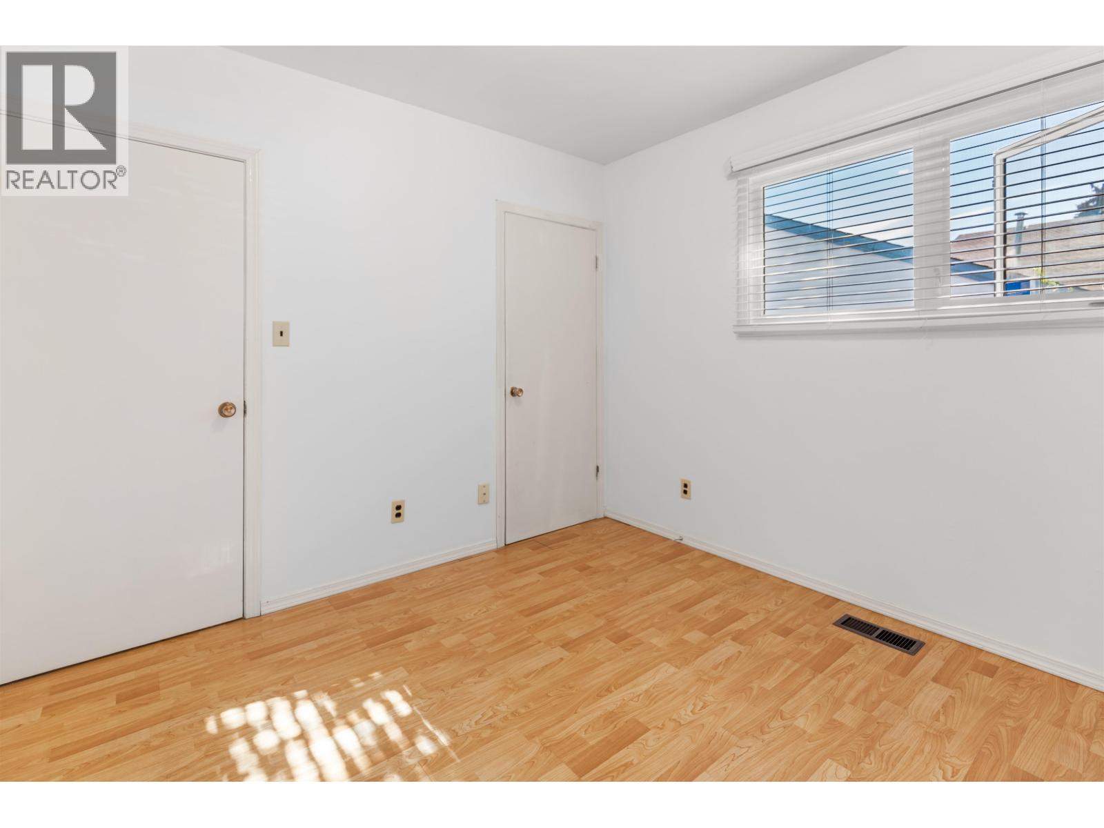 2469 15TH AVENUE - 11
