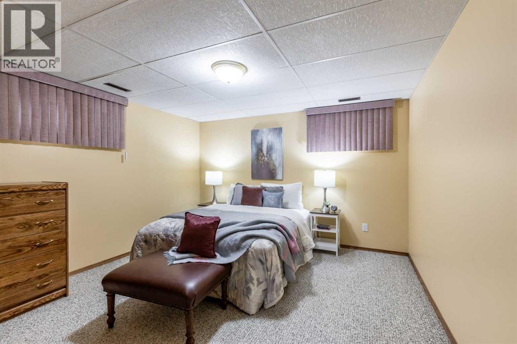 6 Pine Court NE - 37