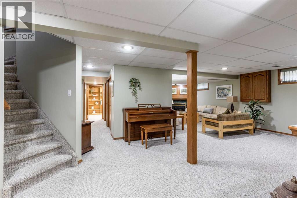 6 Pine Court NE - 32