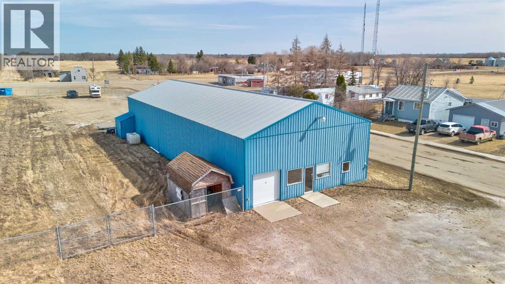 5024 50 Avenue - photo 3