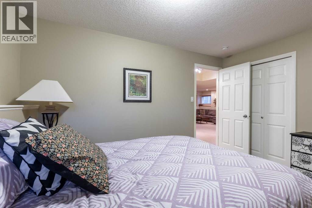 293 Heritage Boulevard W - 32