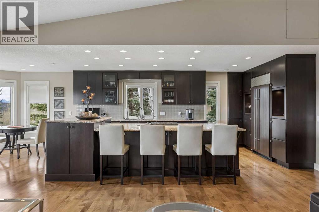 Eating bar for casual gatherings