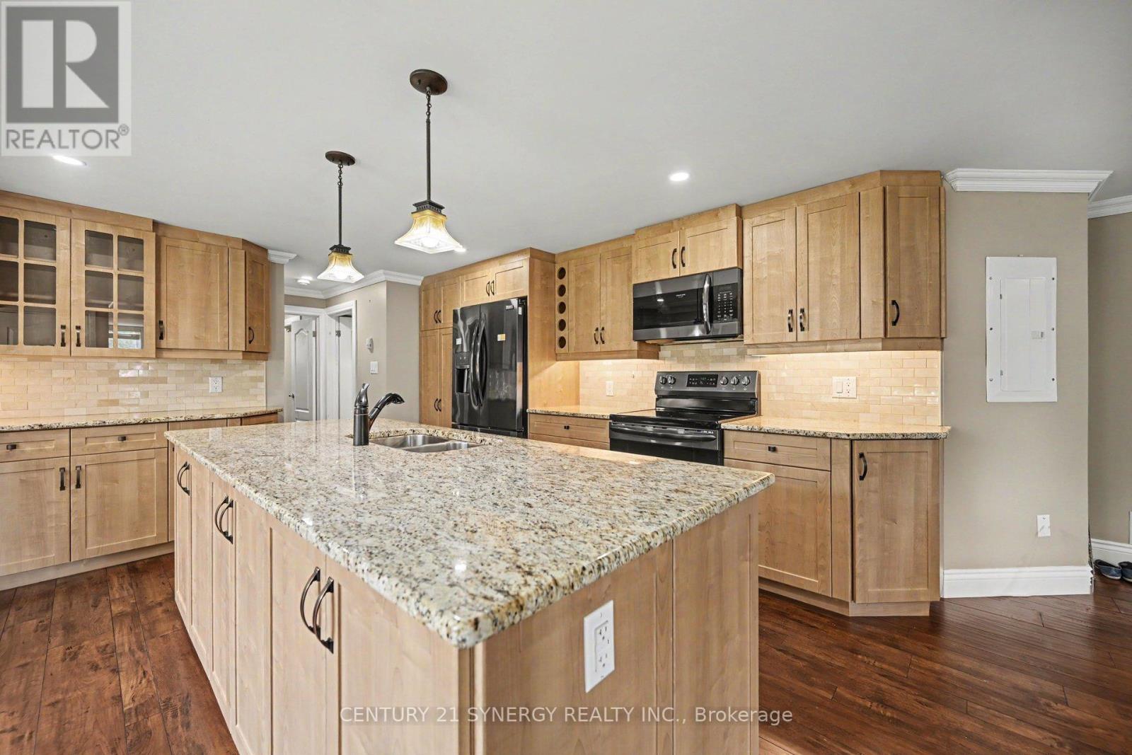 30 BASSWOOD CRESCENT - 43