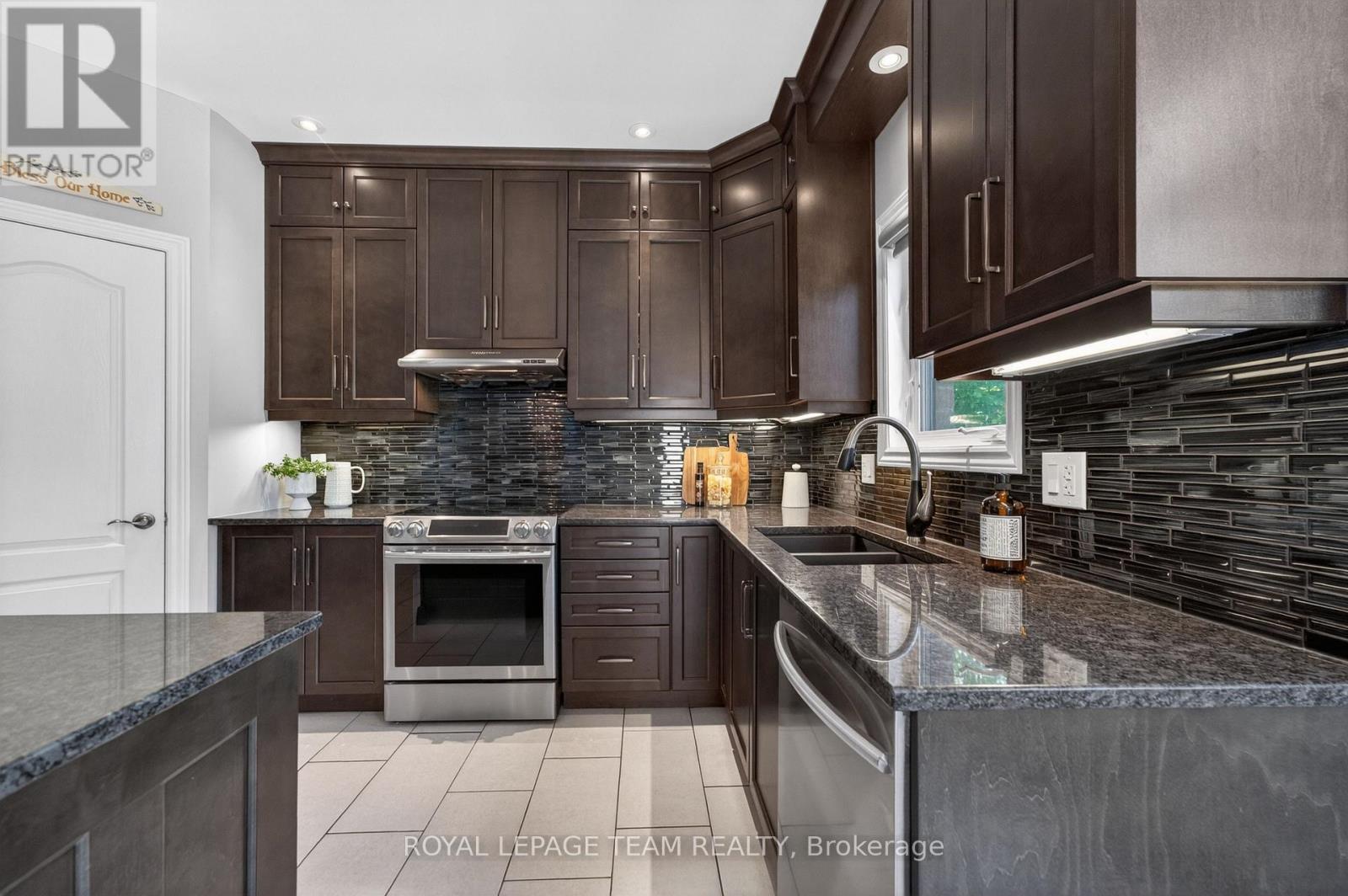 51 BRIDLE CREST COURT - 15