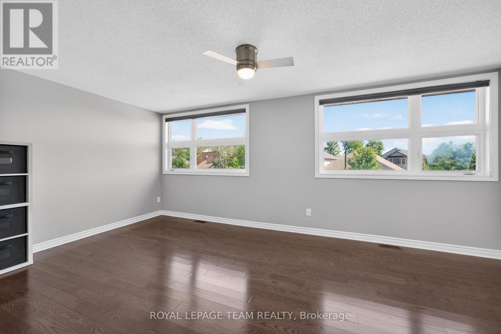 51 BRIDLE CREST COURT - 32