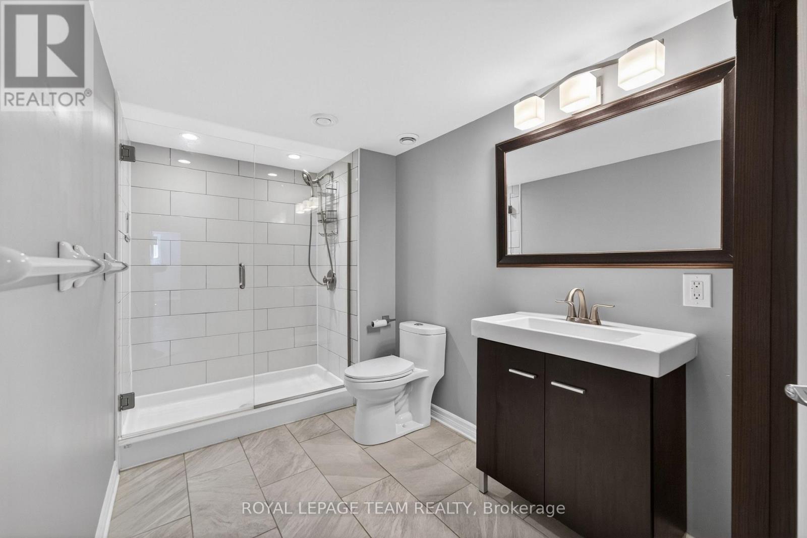 51 BRIDLE CREST COURT - 40