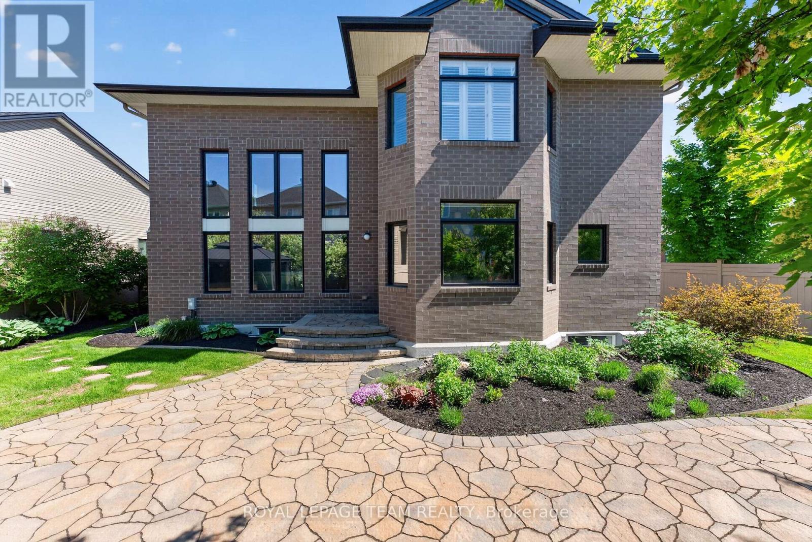 51 BRIDLE CREST COURT - 43