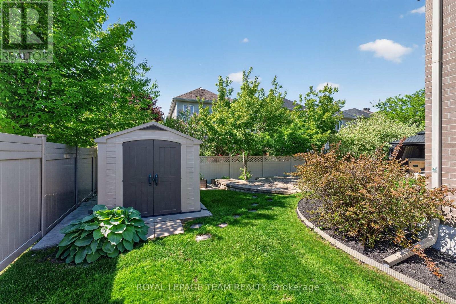 51 BRIDLE CREST COURT - 46