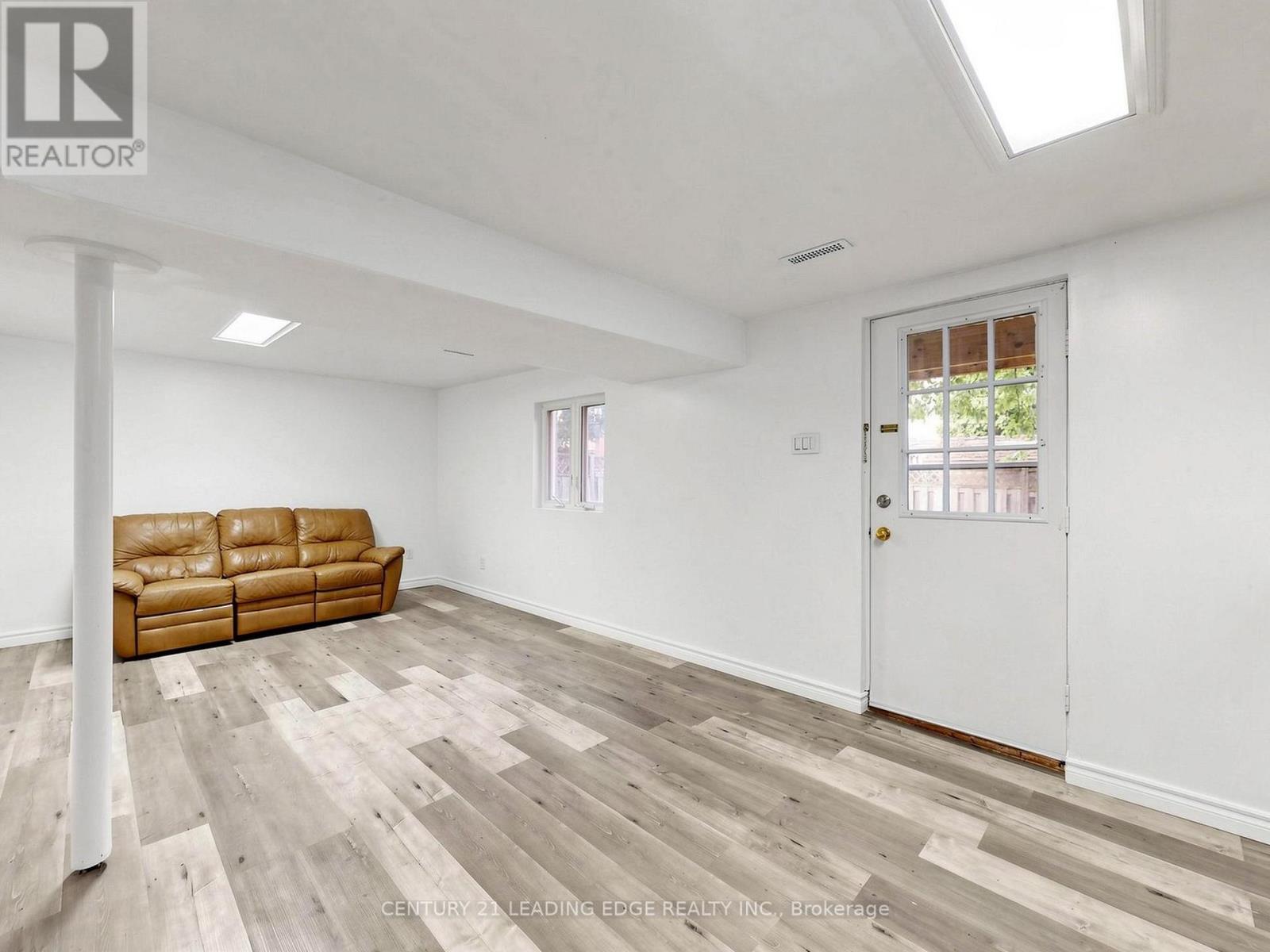 19 DEVERILL CRESCENT - 30