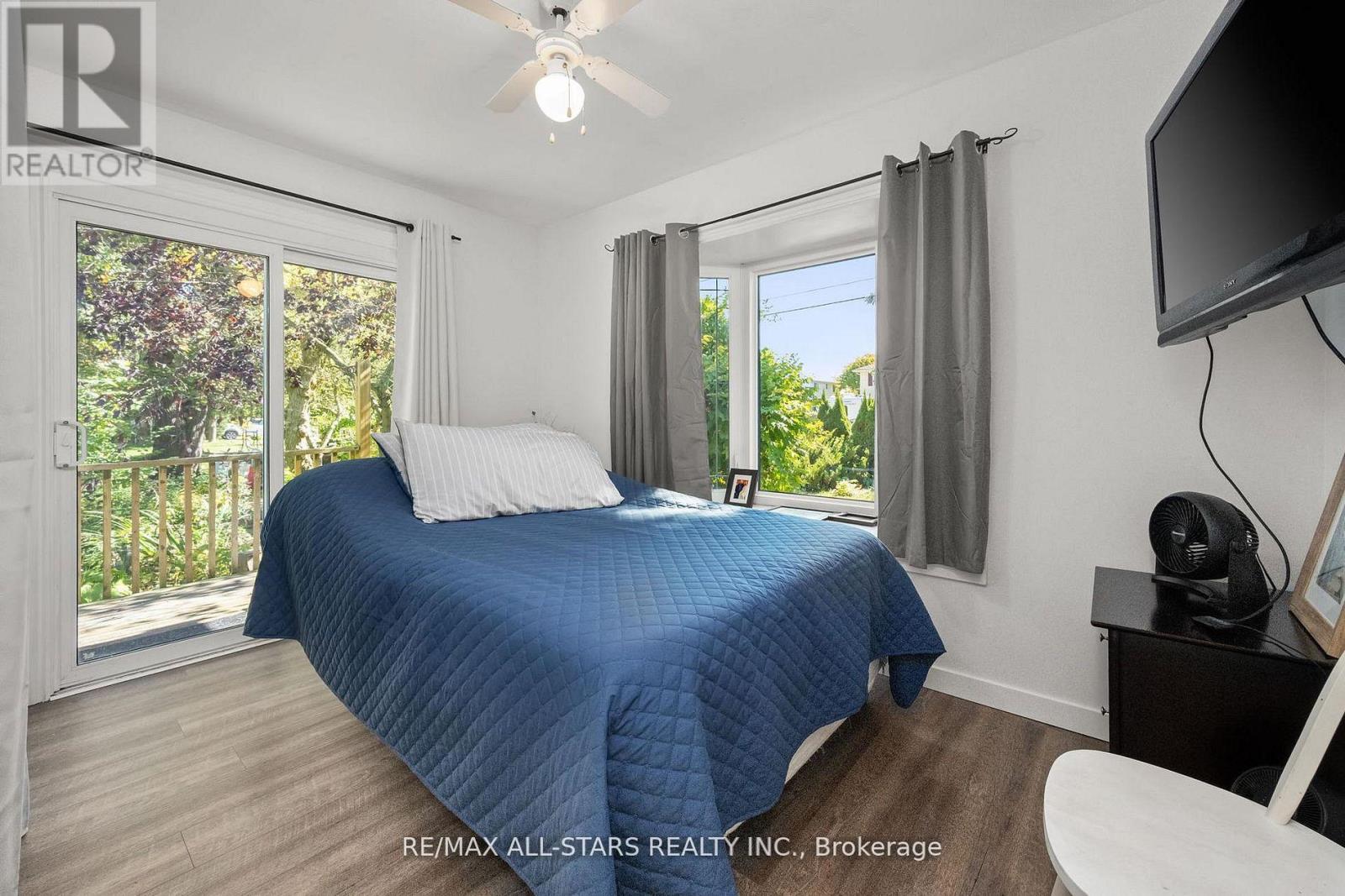40 RIVERGLEN DRIVE - 11