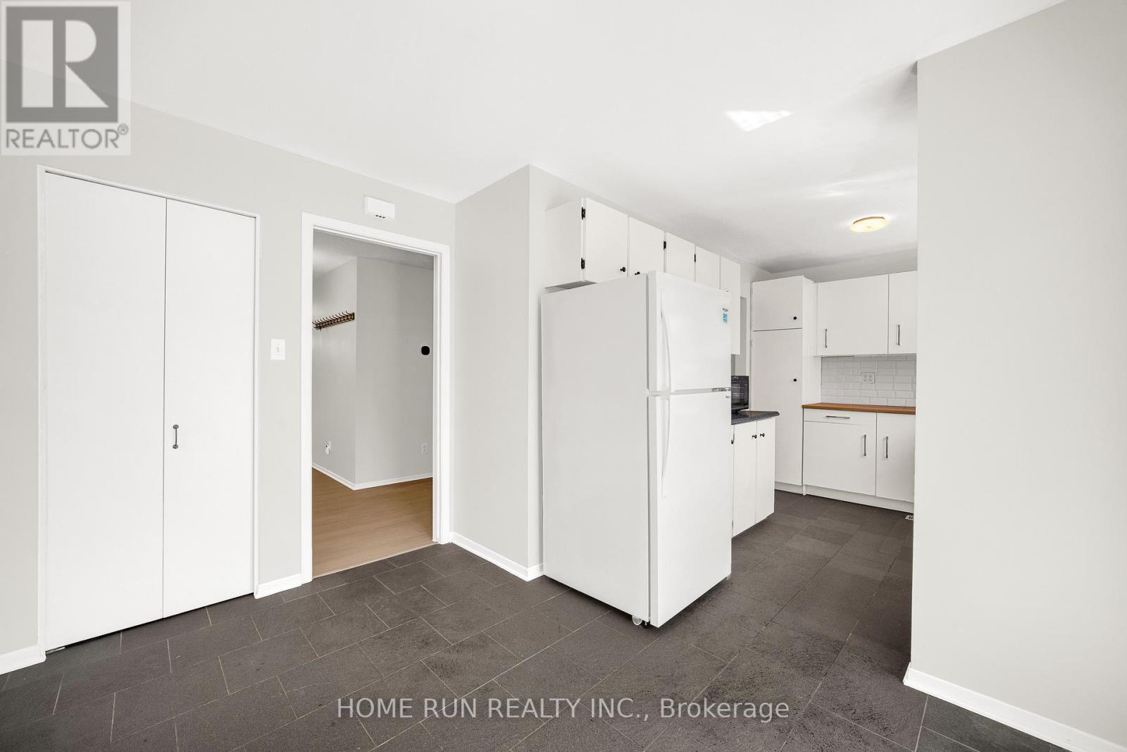 #4 2111 MONTREAL ROAD - 12