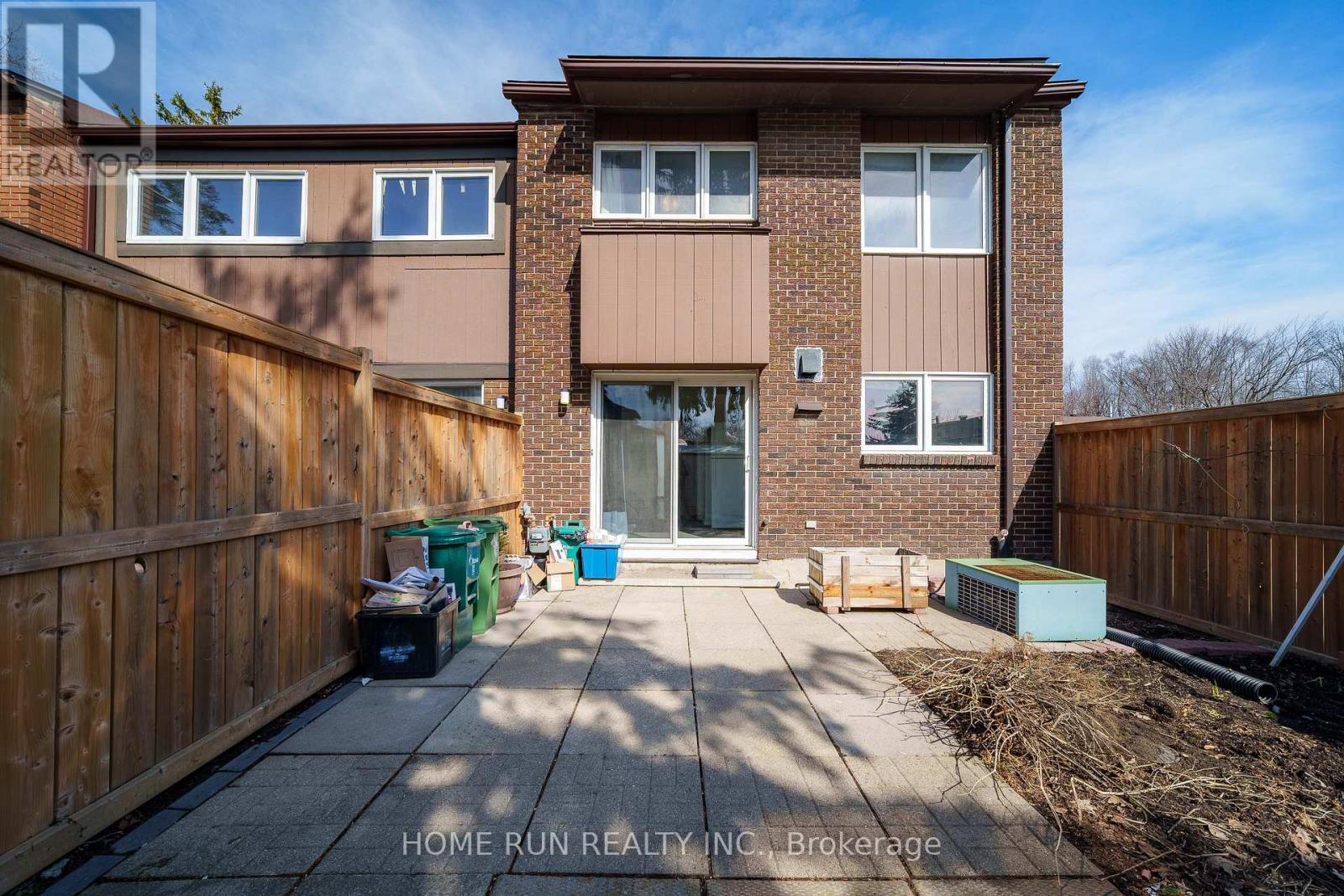 #4 2111 MONTREAL ROAD - 31