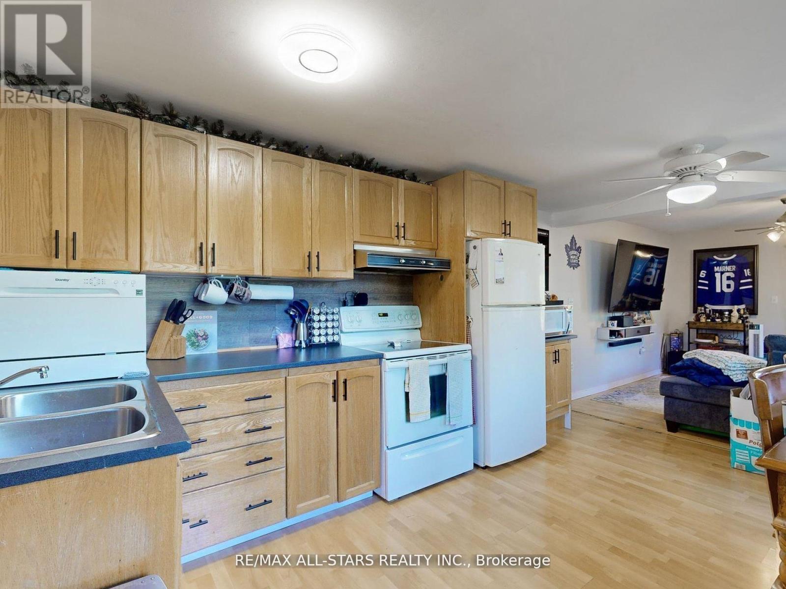 40 RIVERGLEN DRIVE - 34