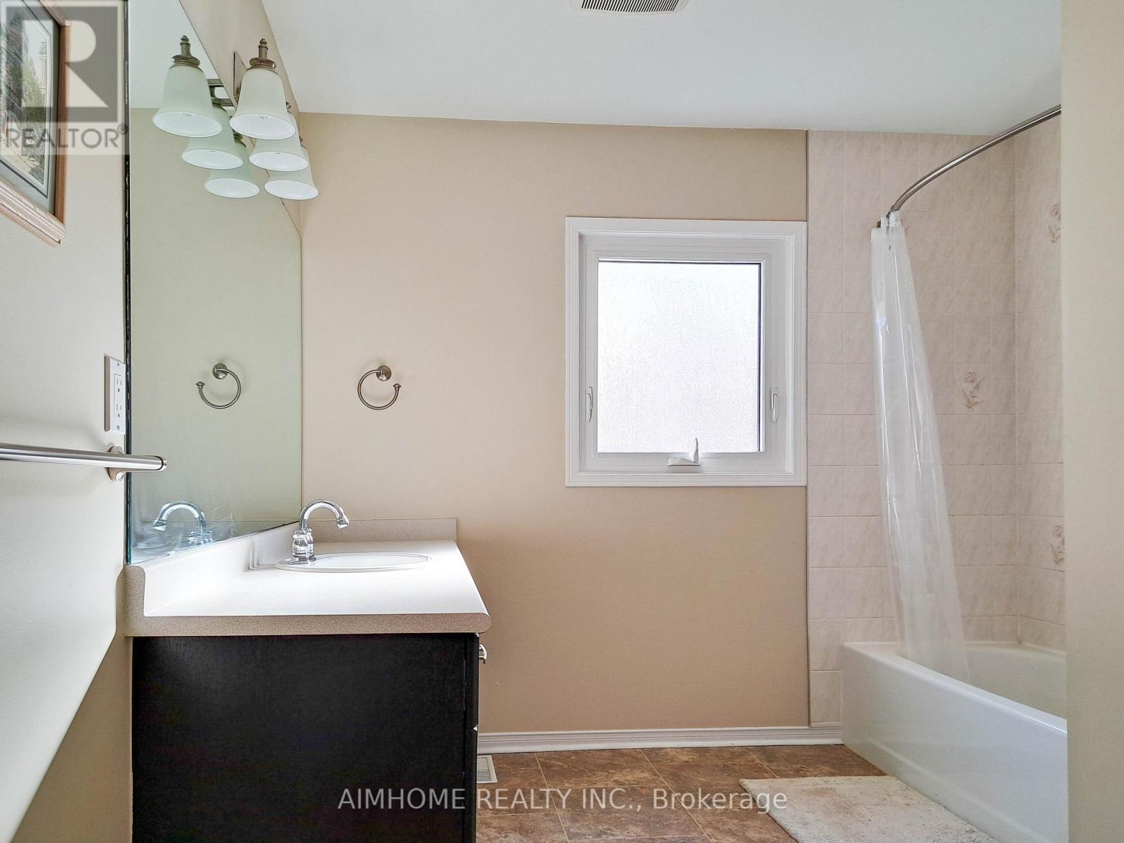 3295 BLOOMFIELD DRIVE - 27