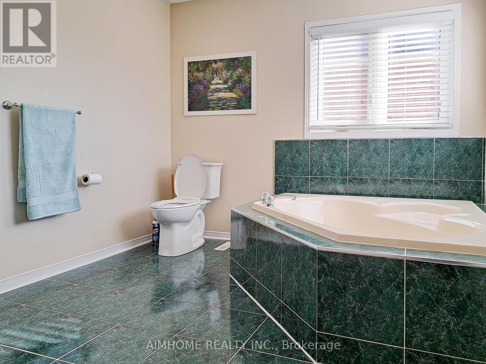 3295 BLOOMFIELD DRIVE - 22