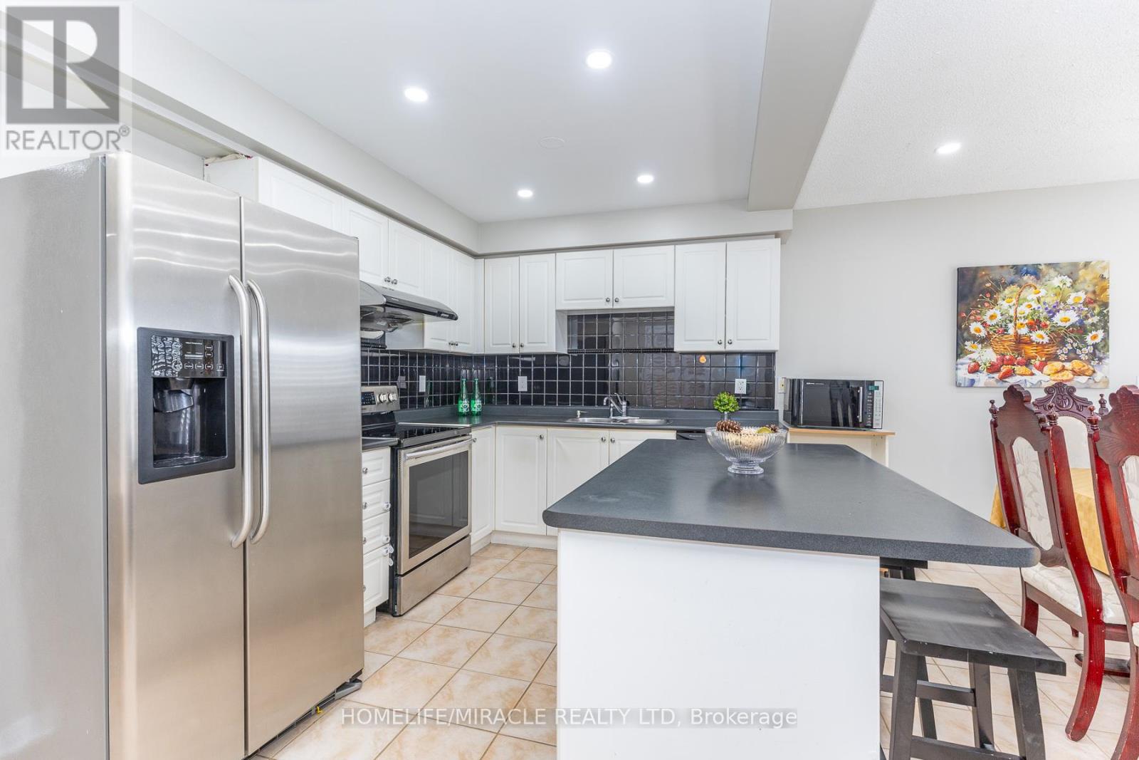 22 DOMENICO CRESCENT - 15