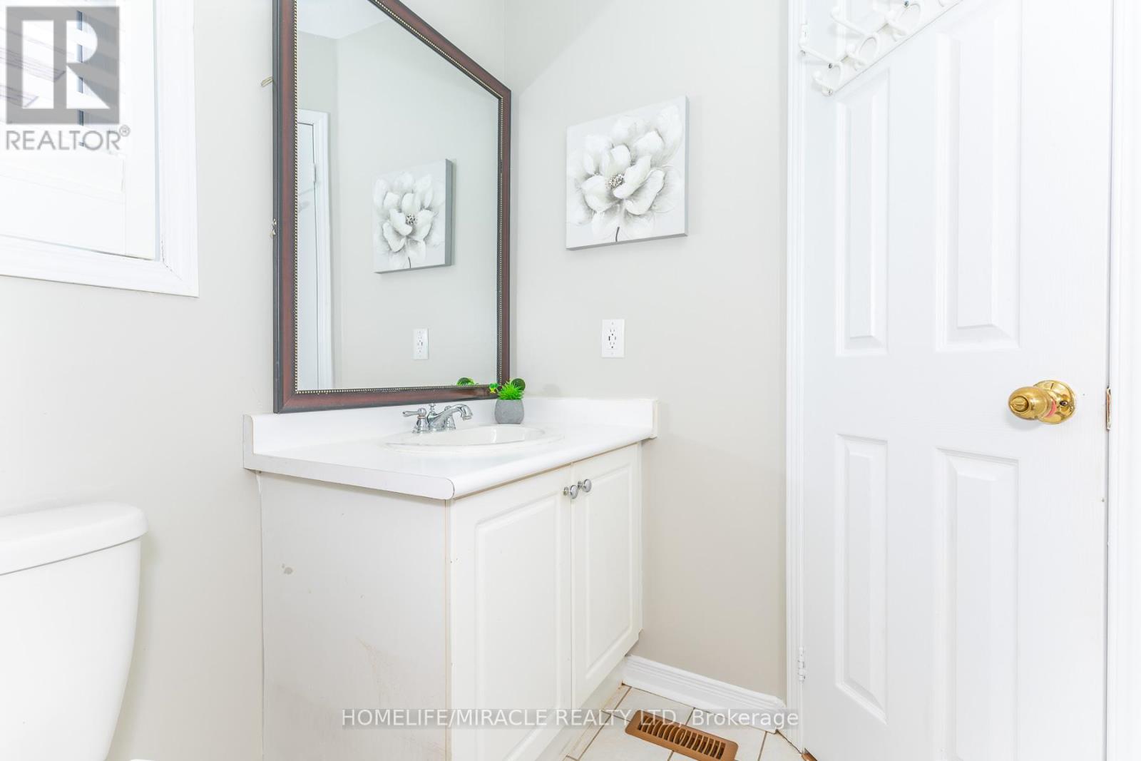 22 DOMENICO CRESCENT - 21