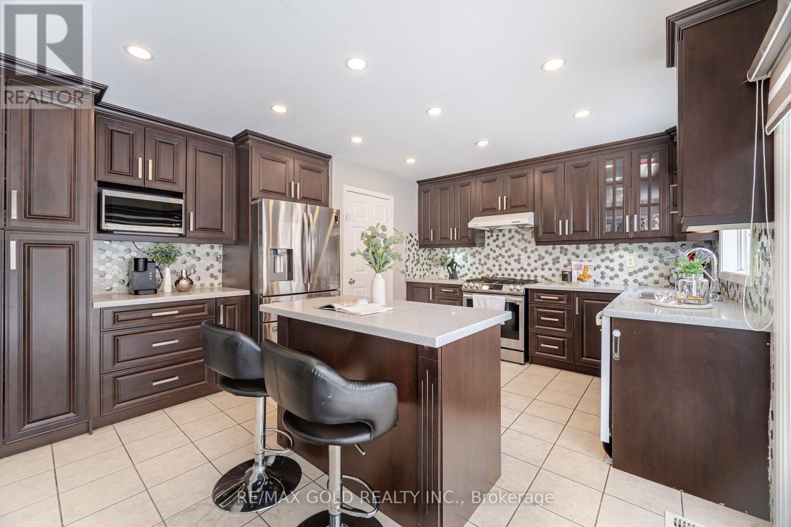 8 UPSHALL DRIVE - 15