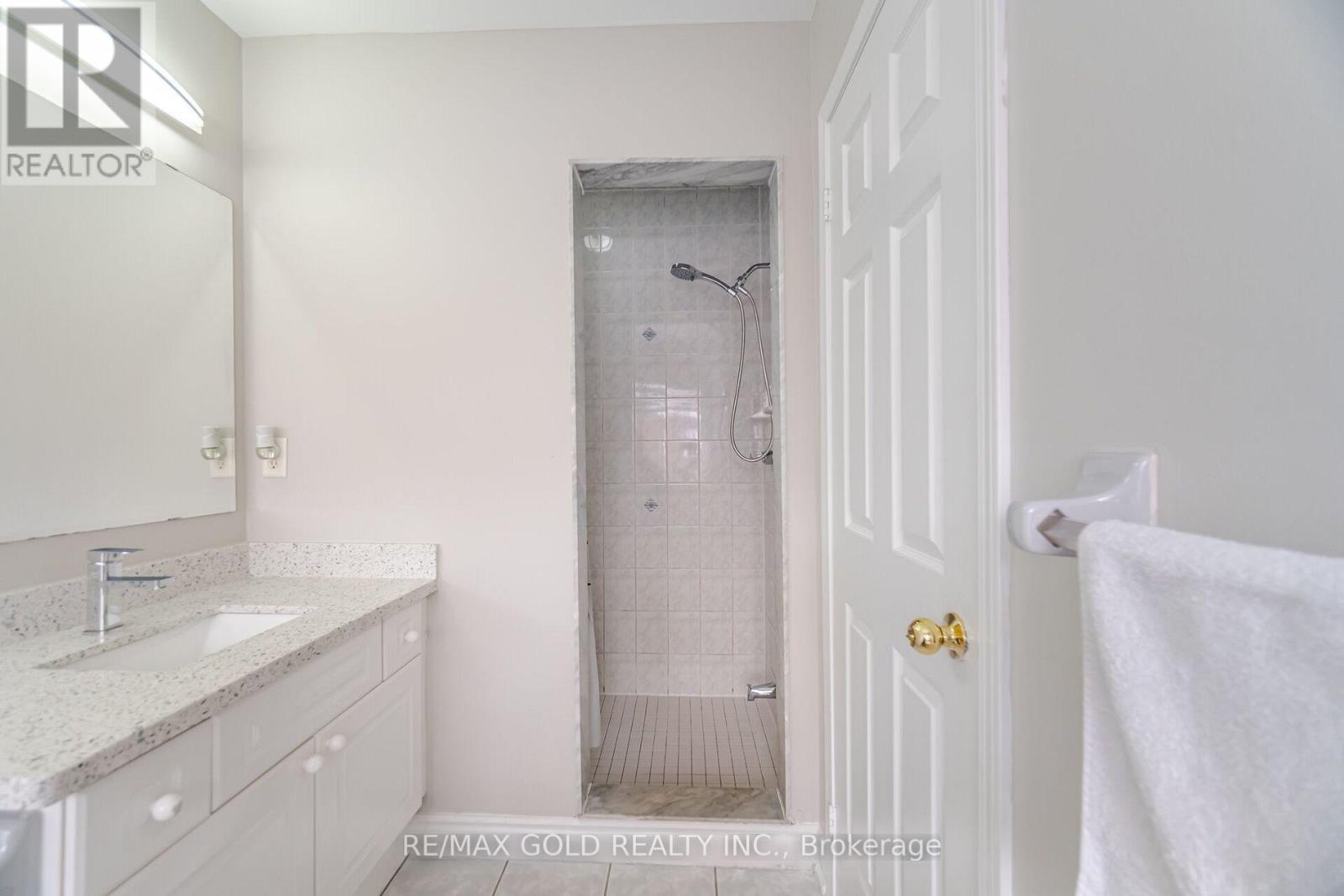 8 UPSHALL DRIVE - 24