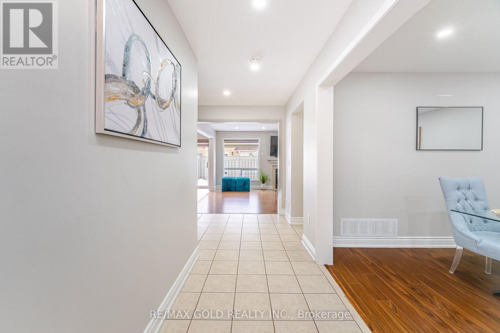 8 UPSHALL DRIVE - 3