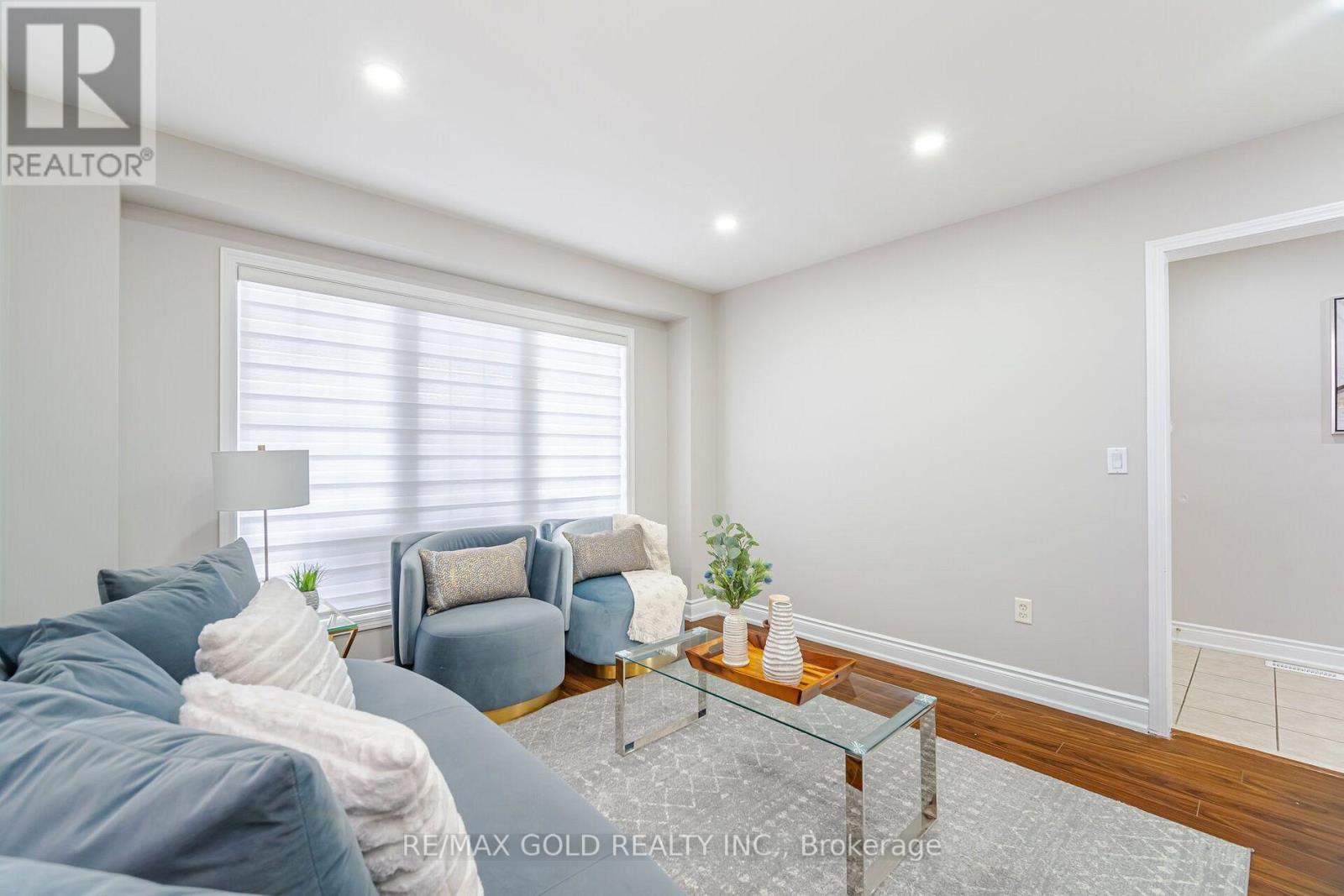 8 UPSHALL DRIVE - 6