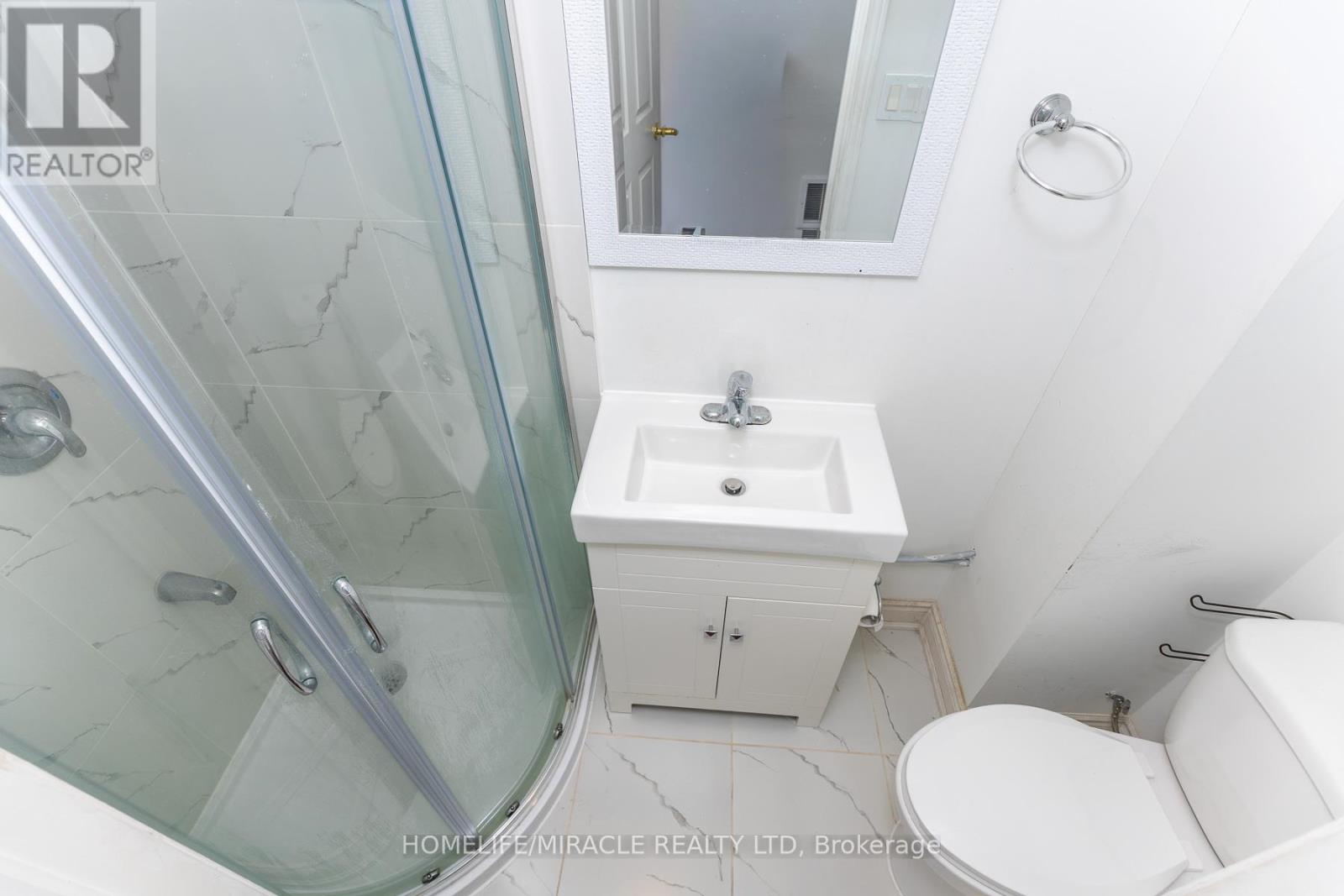 22 DOMENICO CRESCENT - 35