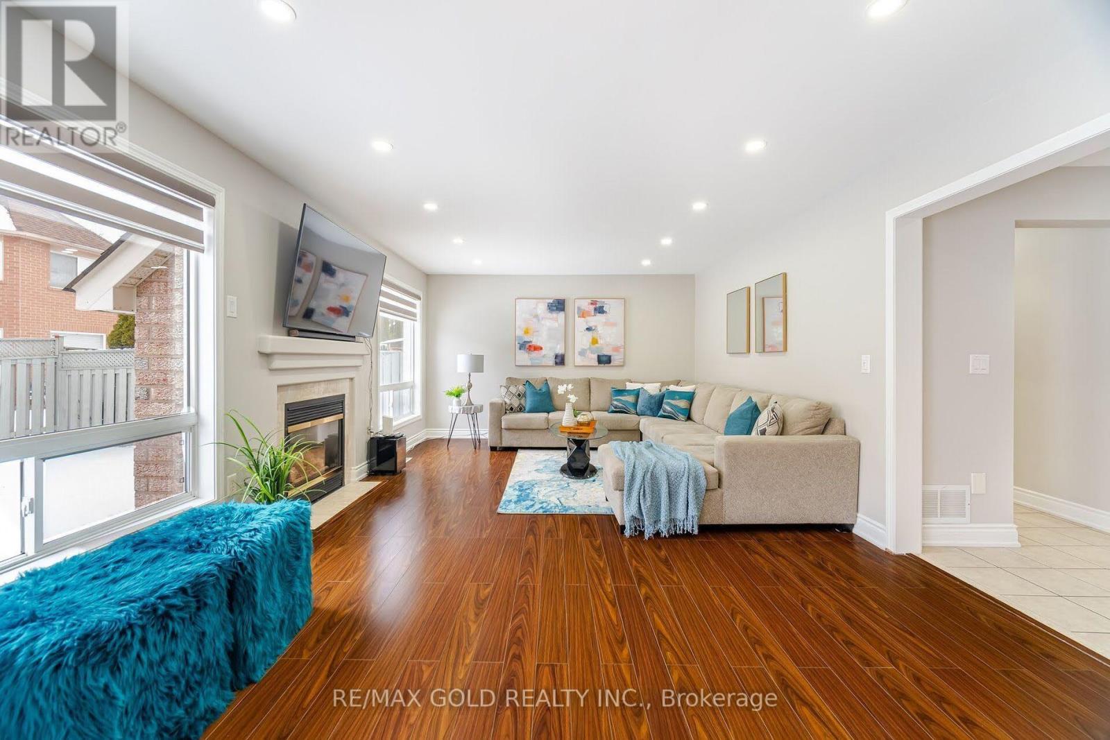 8 UPSHALL DRIVE - 9