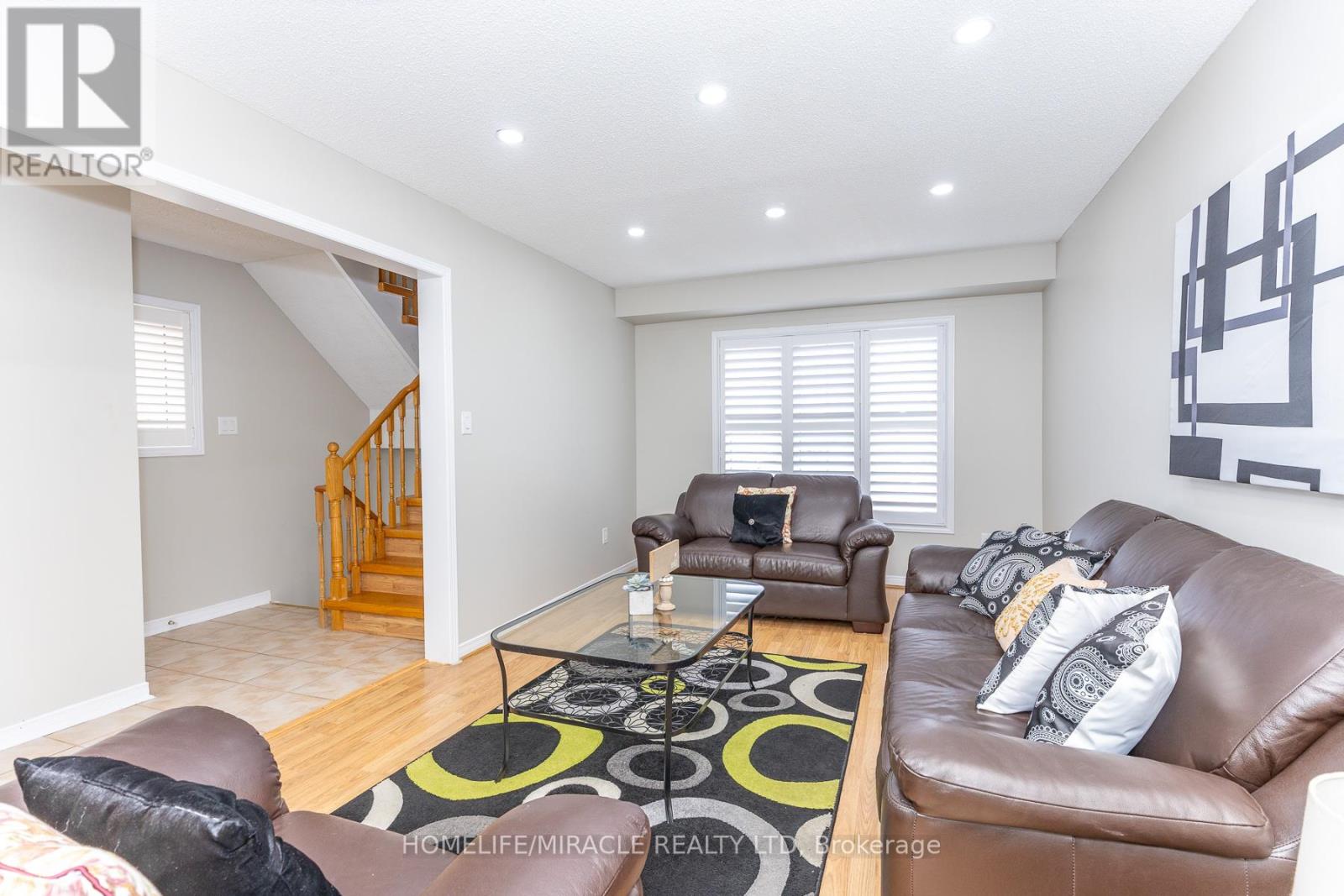 22 DOMENICO CRESCENT - 8