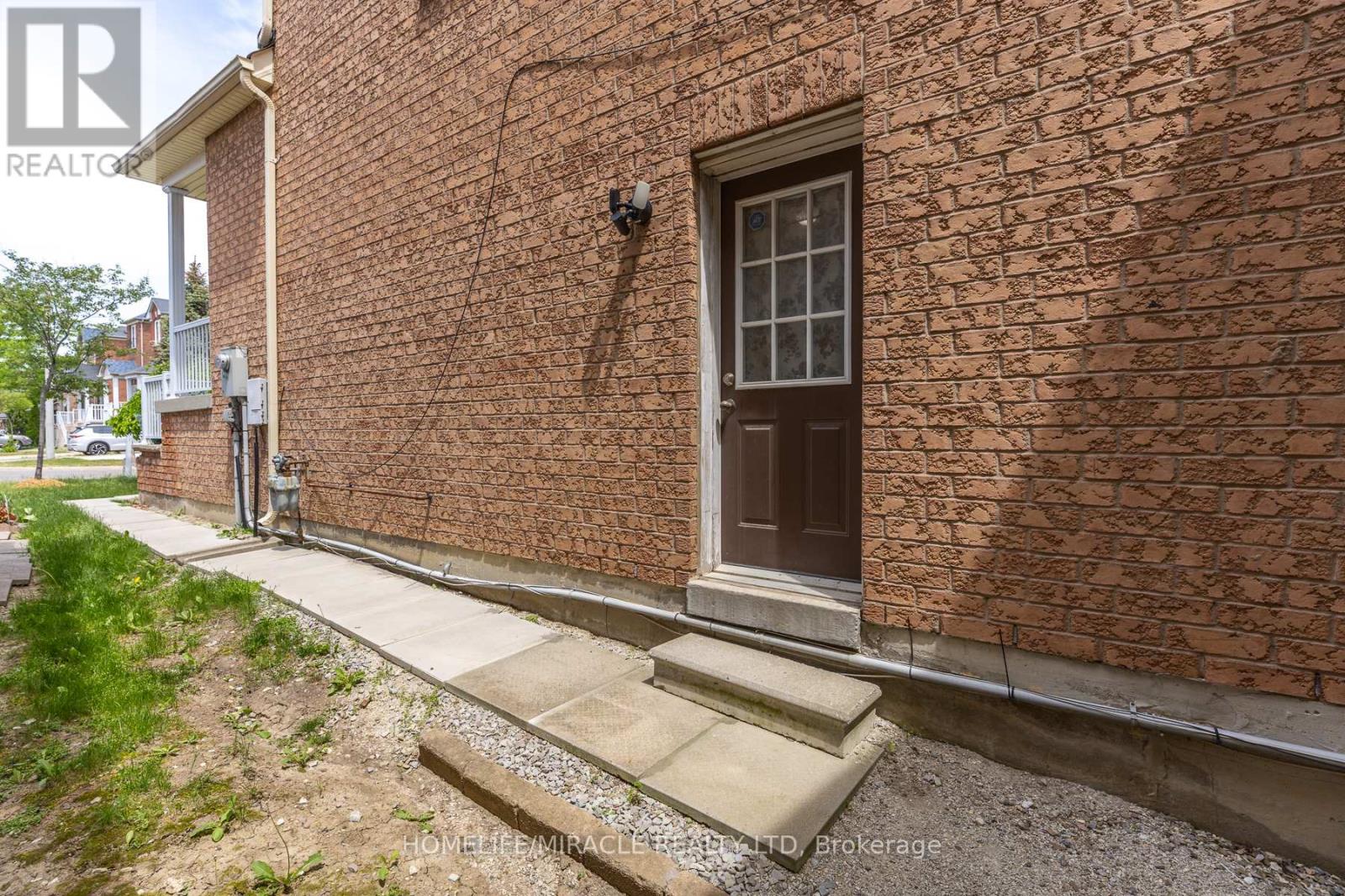 22 DOMENICO CRESCENT - Image 3