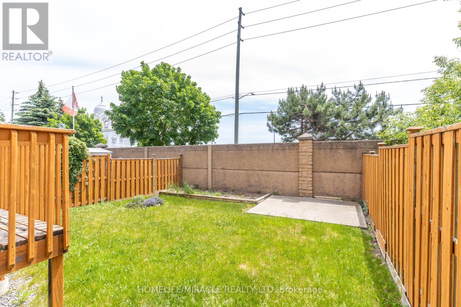 22 DOMENICO CRESCENT - 37