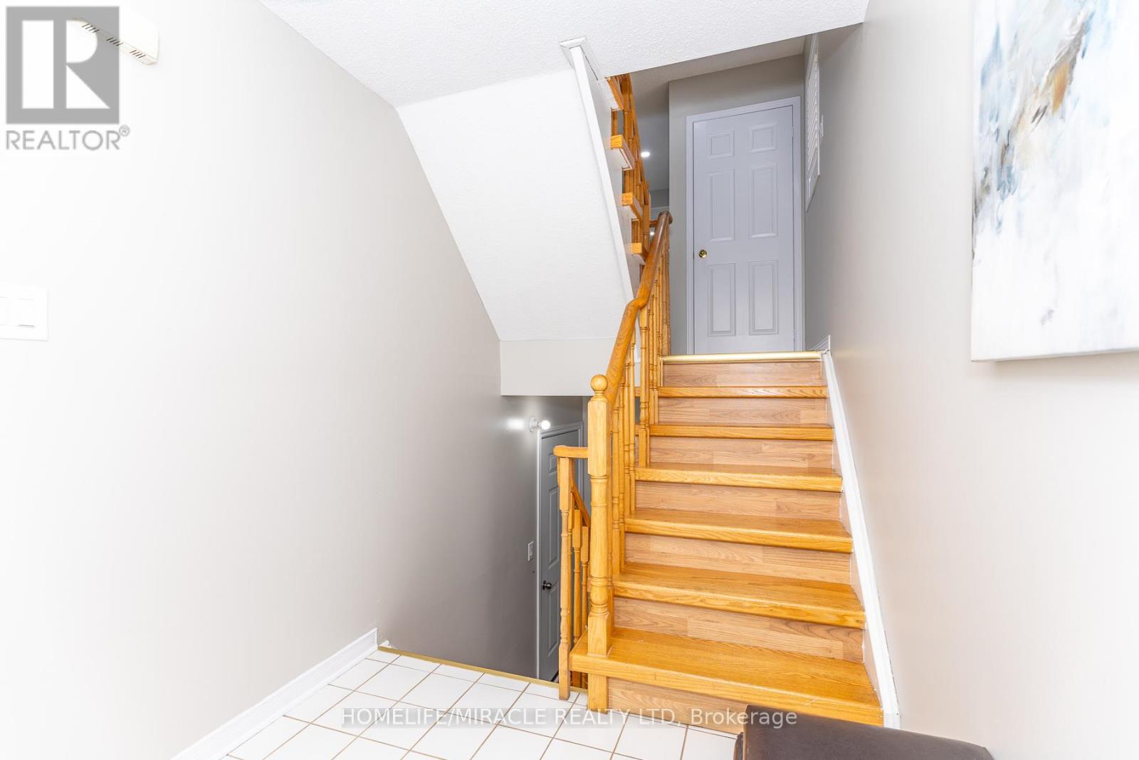 22 DOMENICO CRESCENT - 6