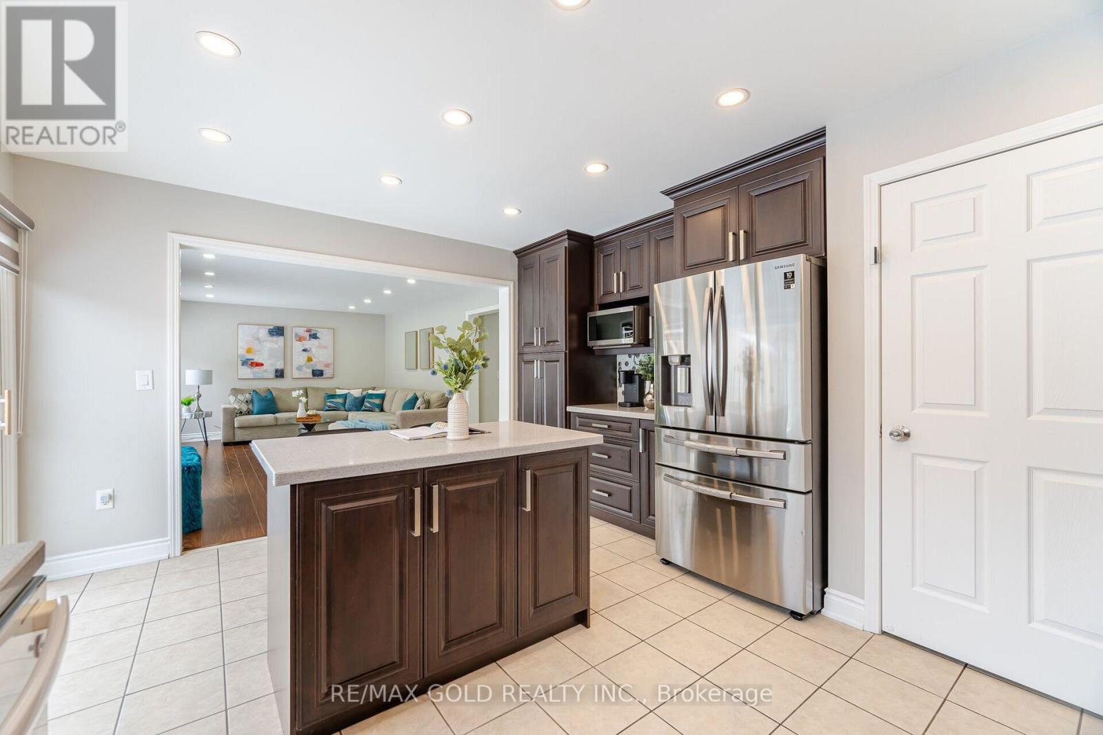 8 UPSHALL DRIVE - 16