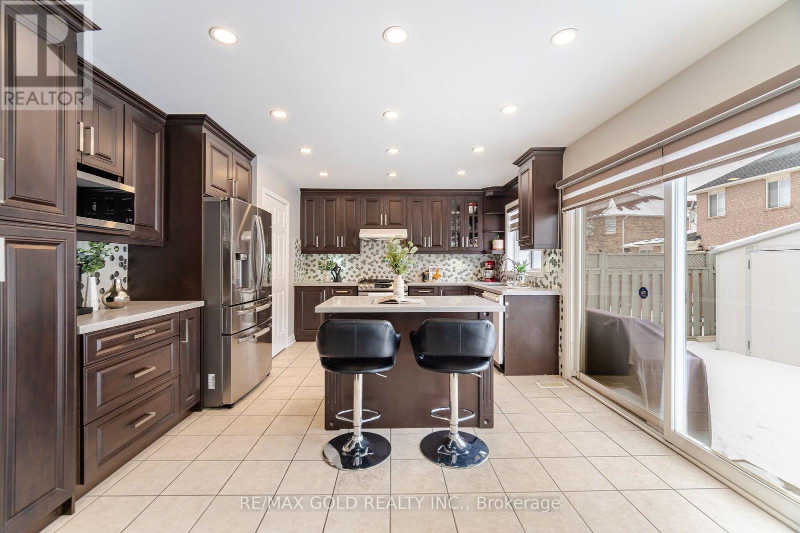 8 UPSHALL DRIVE - 14