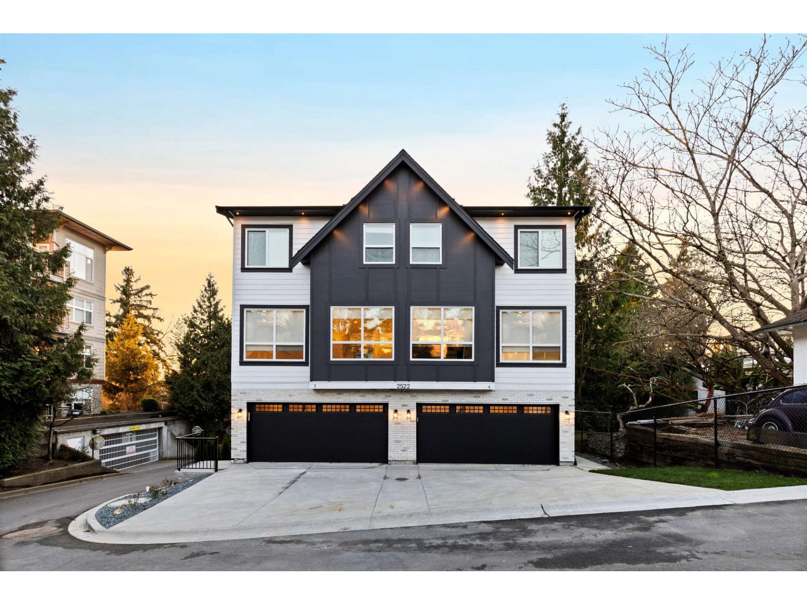 3 2522 CAMPBELL AVENUE, Abbotsford