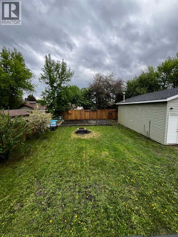 2307 47 Avenue - 4