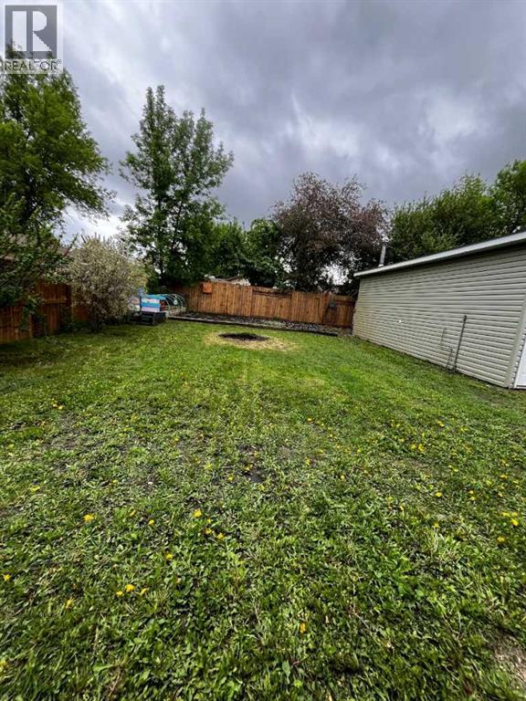 2307 47 Avenue - 9