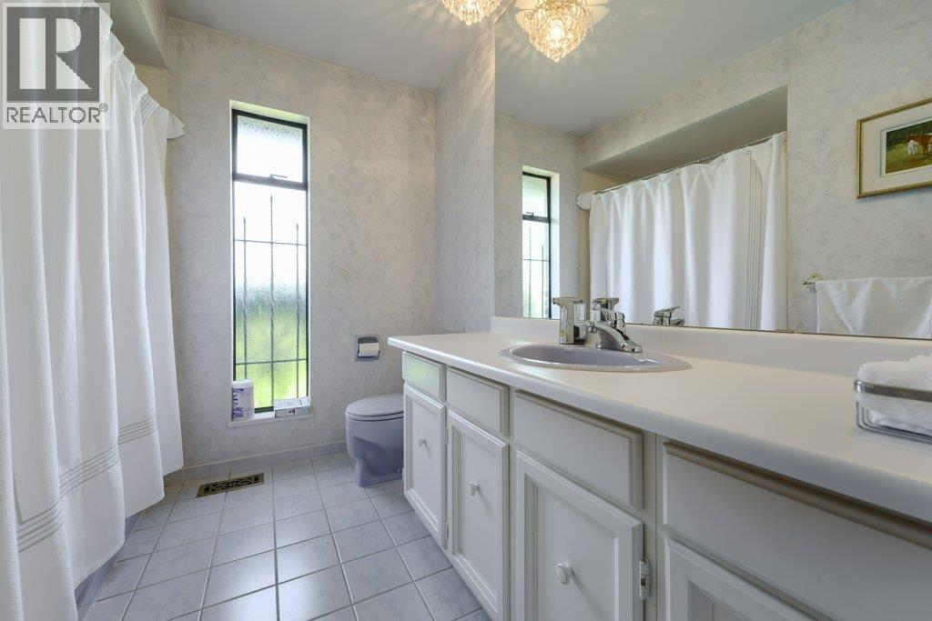8194 WOODLAKE COURT, Burnaby