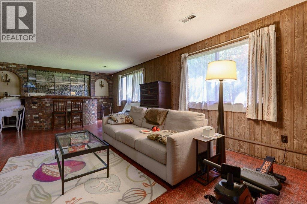 8194 WOODLAKE COURT, Burnaby