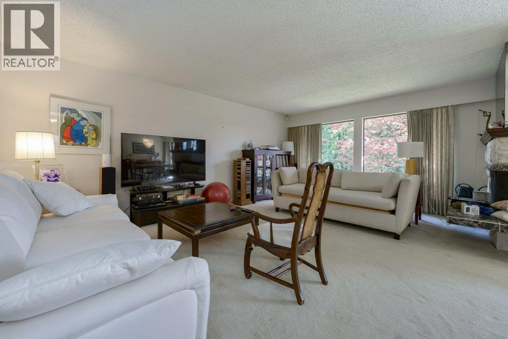 8194 WOODLAKE COURT, Burnaby
