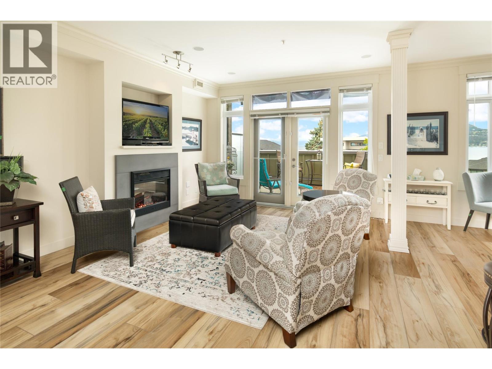 #307 2901 Abbott Street - 4