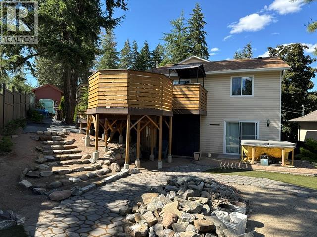  3037 Country Hills Lane, West Kelowna