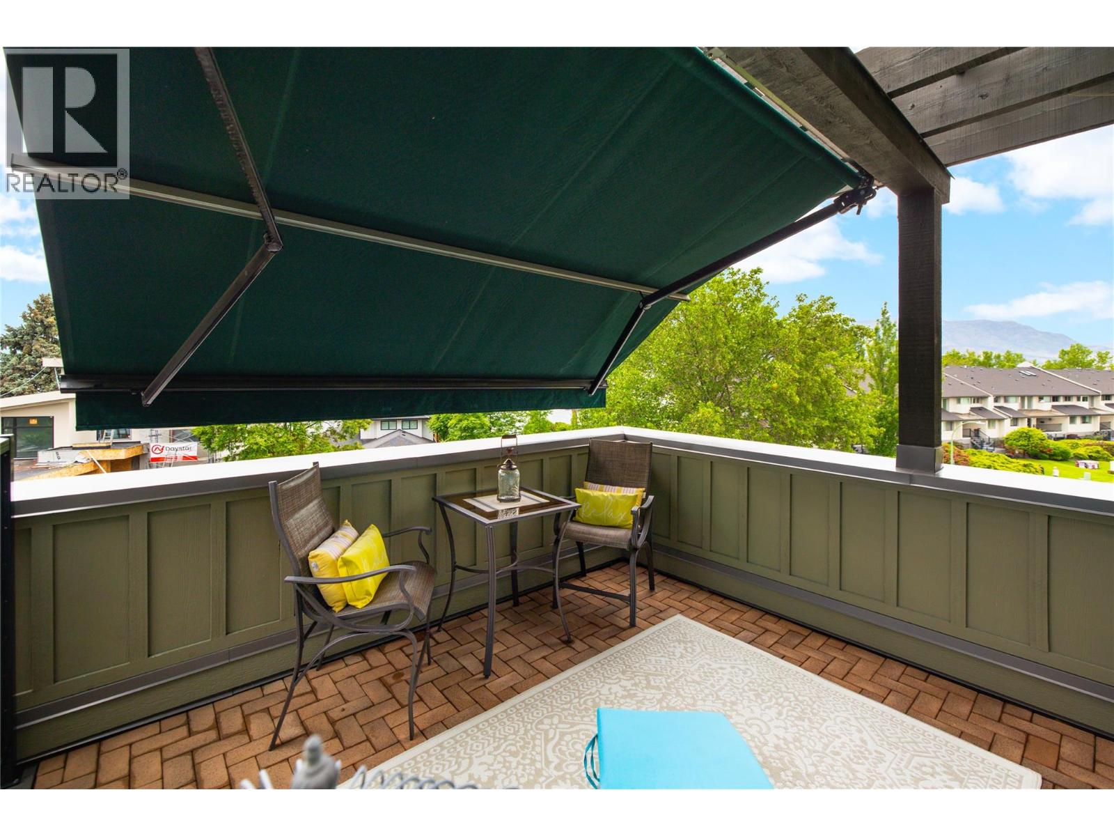 #307 2901 Abbott Street - 30